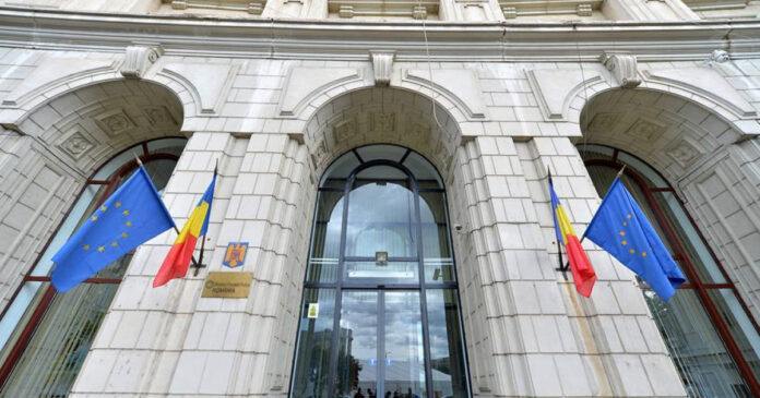 Deficitul României coboară la 3,81% din PIB, dar dobânzile și investițiile cresc